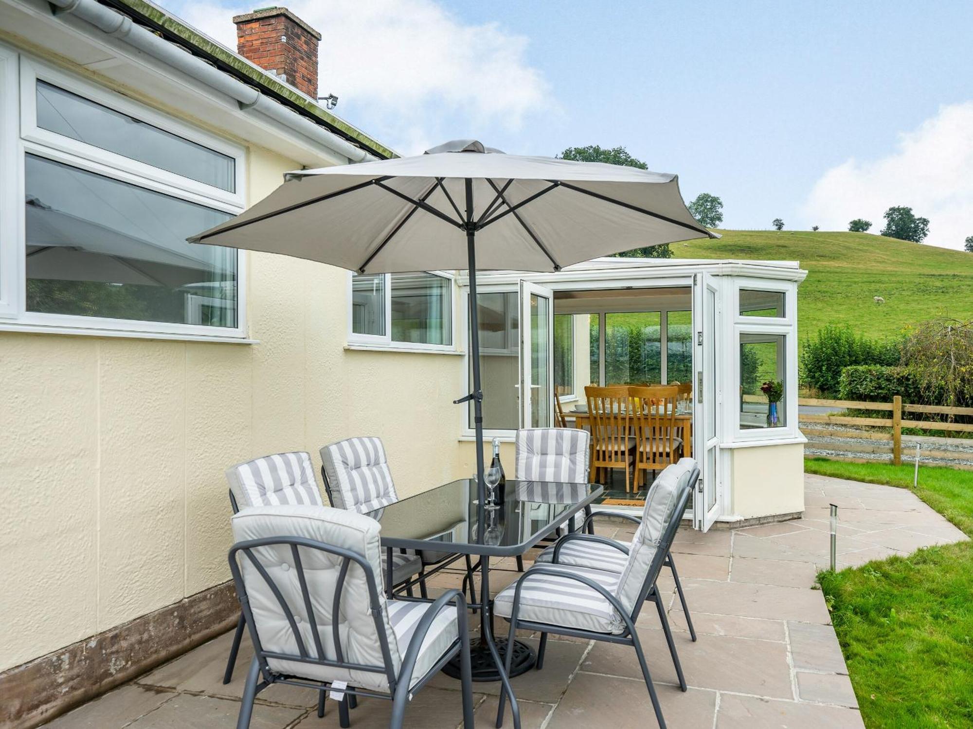 Meadowcroft Villa Bettws Disserth Exterior photo